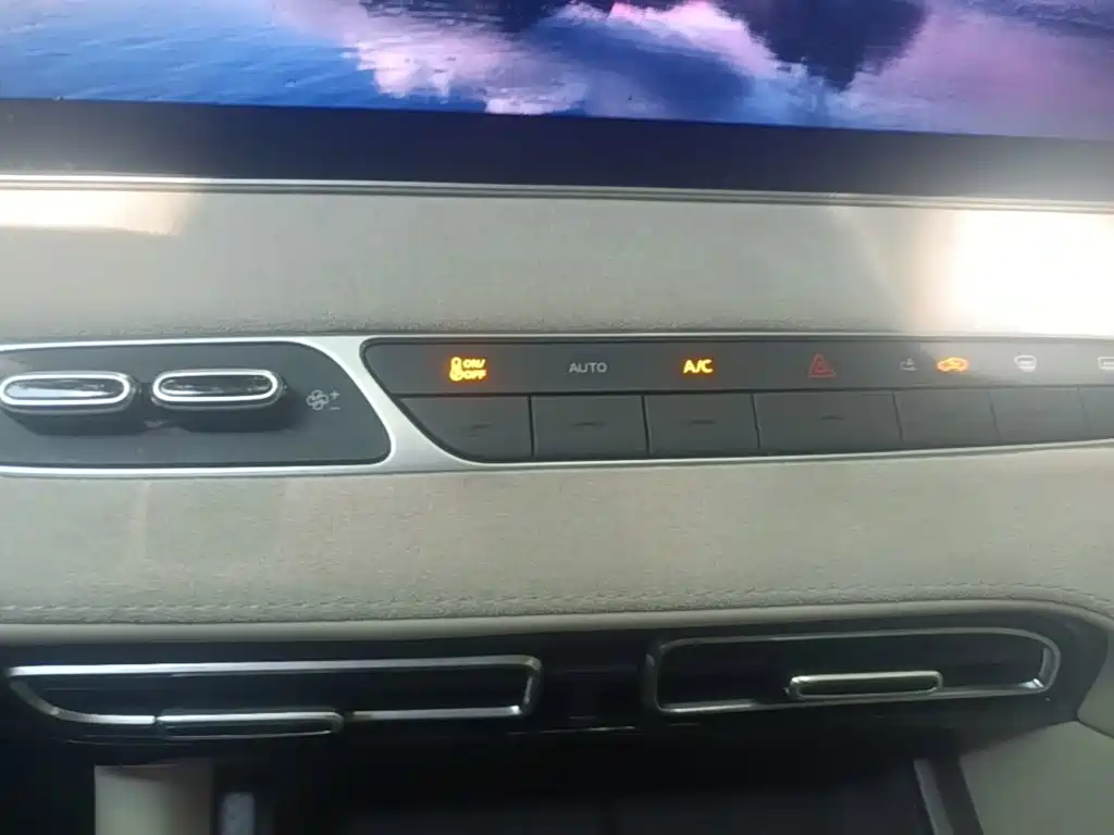 Roewe D7 2025 2023 DMH 125km Excellence Edition