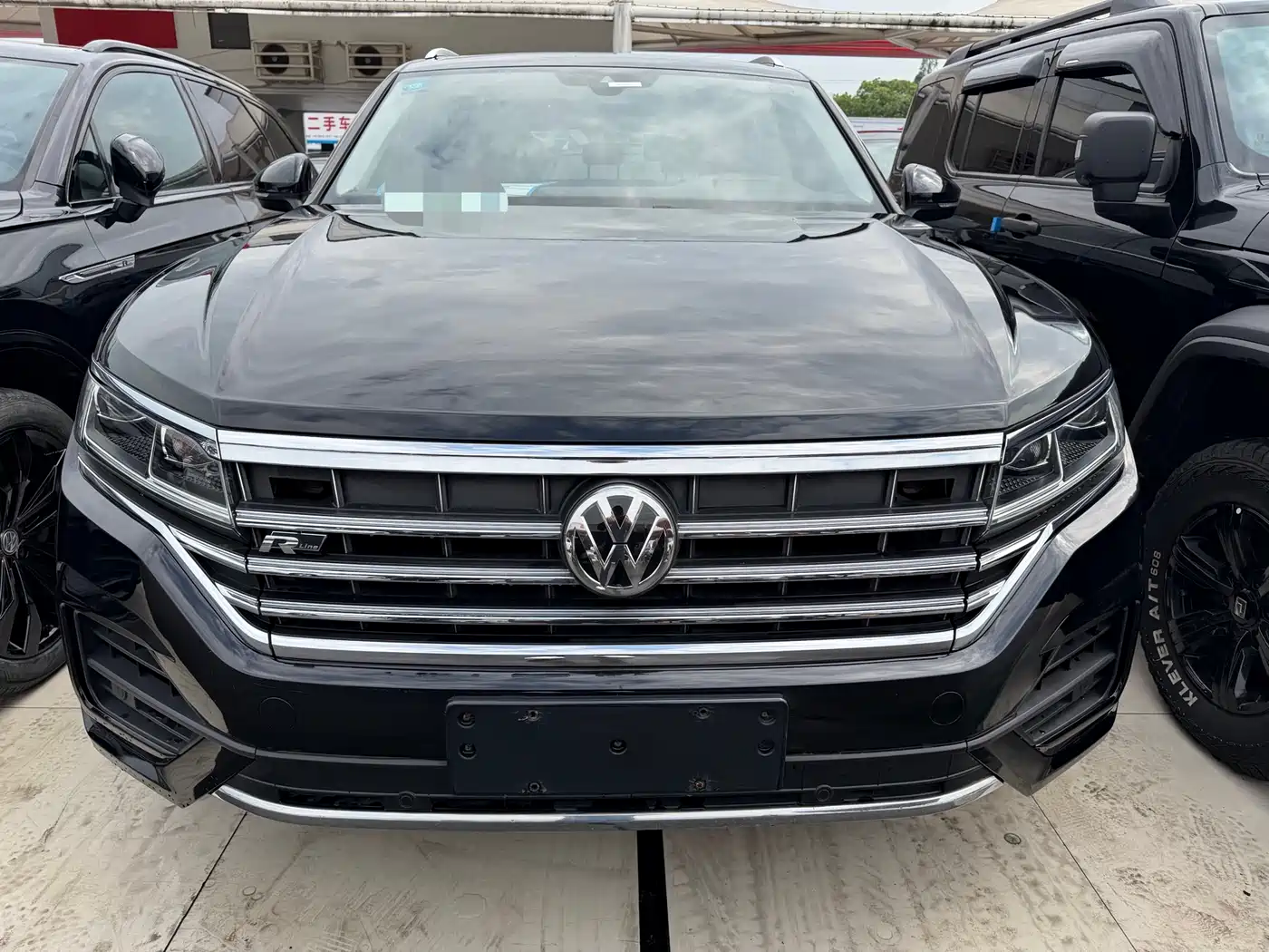 VOLKSWAGEN TOUAREG