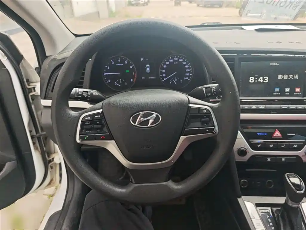 Hyundai Elantra 2016 Model 1.6L Automatic Smart Elite фото 11