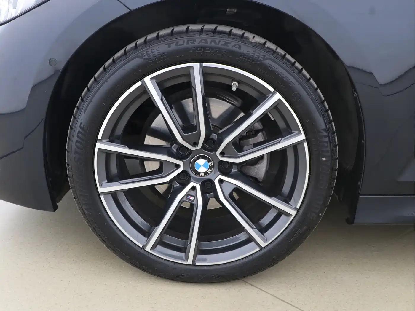 BMW 3 Series 2024 325Li M Sport Package фото 11