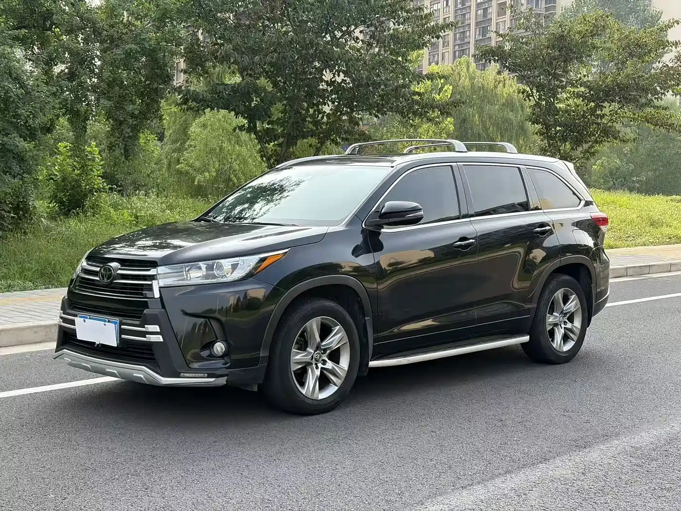 Фото 1 - Toyota Highlander