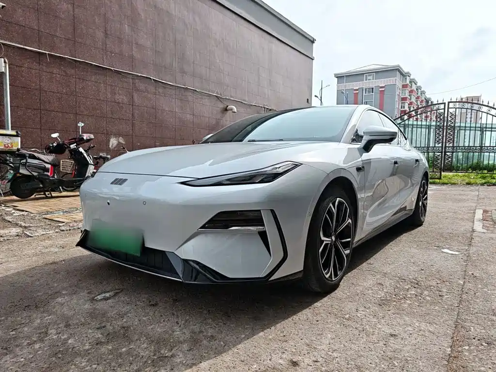 Geely Galaxy Galaxy E8 2025 2025 700km Long Voyage Smart Drive Edition
