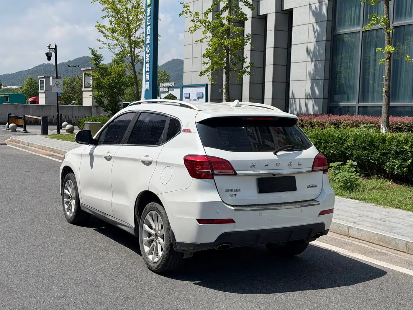 Photo 7 - Haval H2