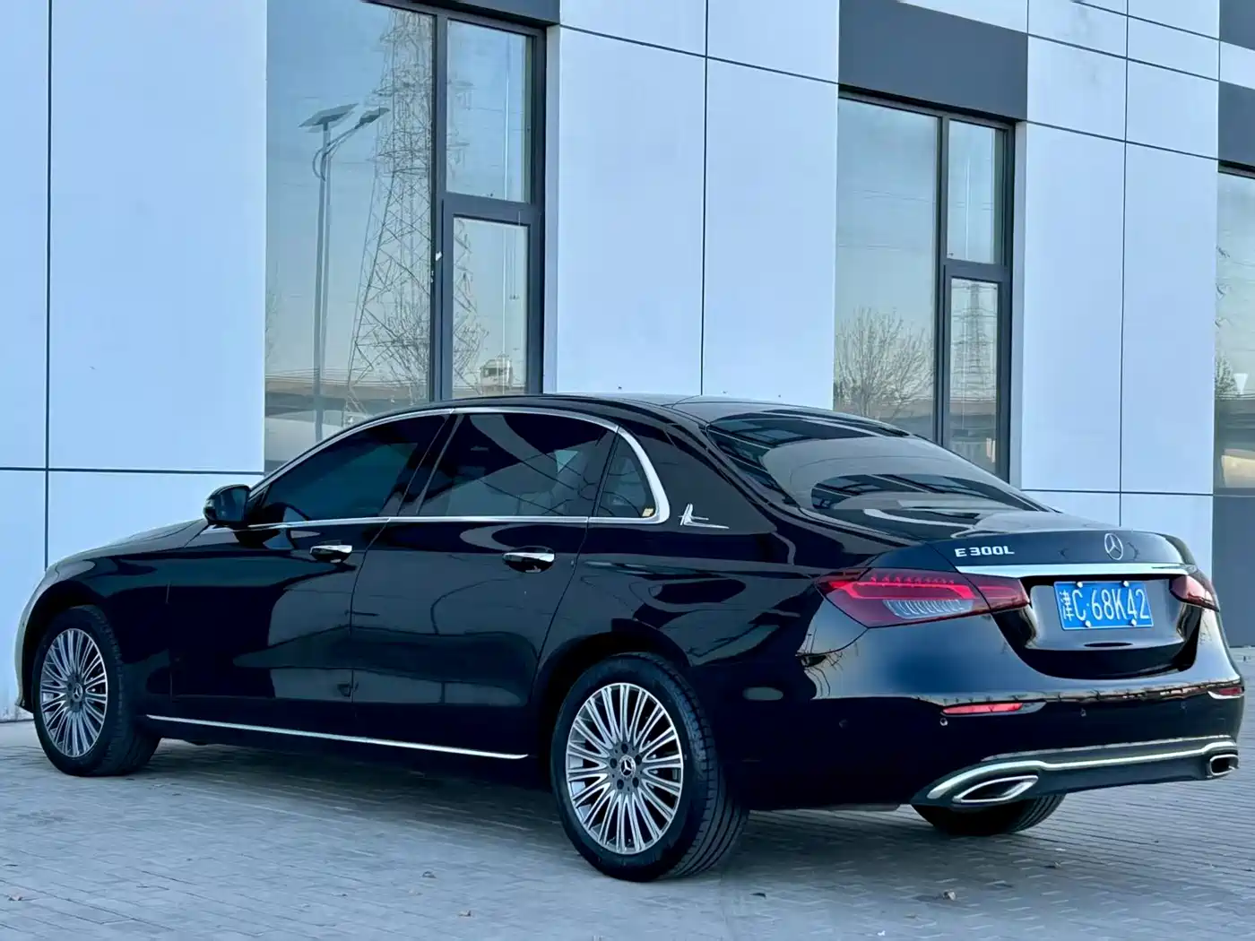Mercedes-Benz E-Class 2023 E 300 L Fashion фото 9