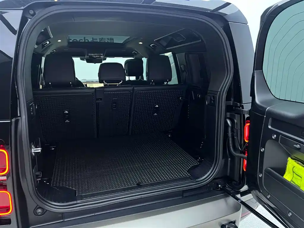 Land Rover Defender 2024 110 3.0T P400 X-DYNAMIC HSE фото 28