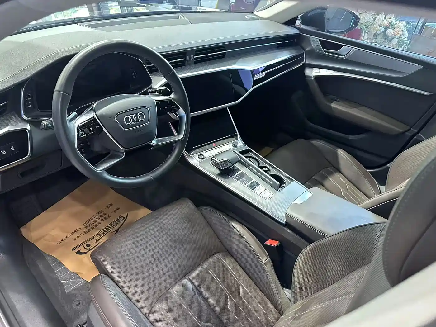 Фото 11 - Audi A7L