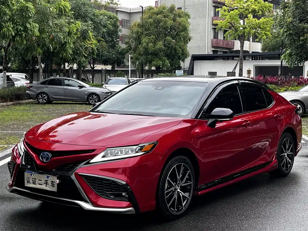 Toyota Camry 2021 Hybrid 2.5HS Fashion Edition фото 3
