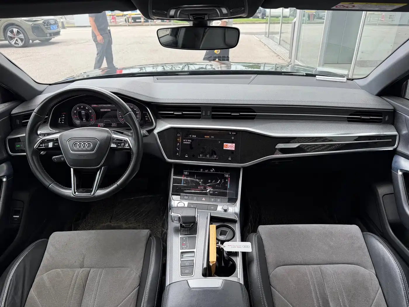 Фото 8 - Audi A6L