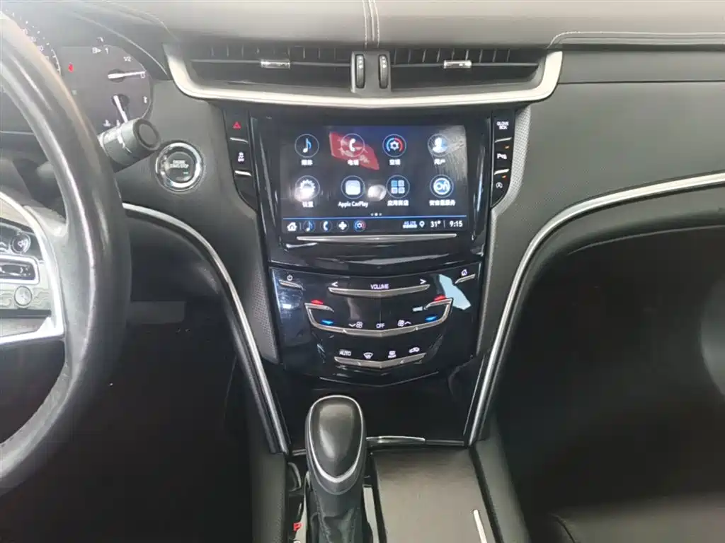CADILLAC XTS