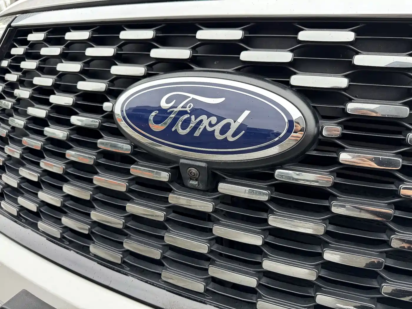Фото 34 - Ford Explorer