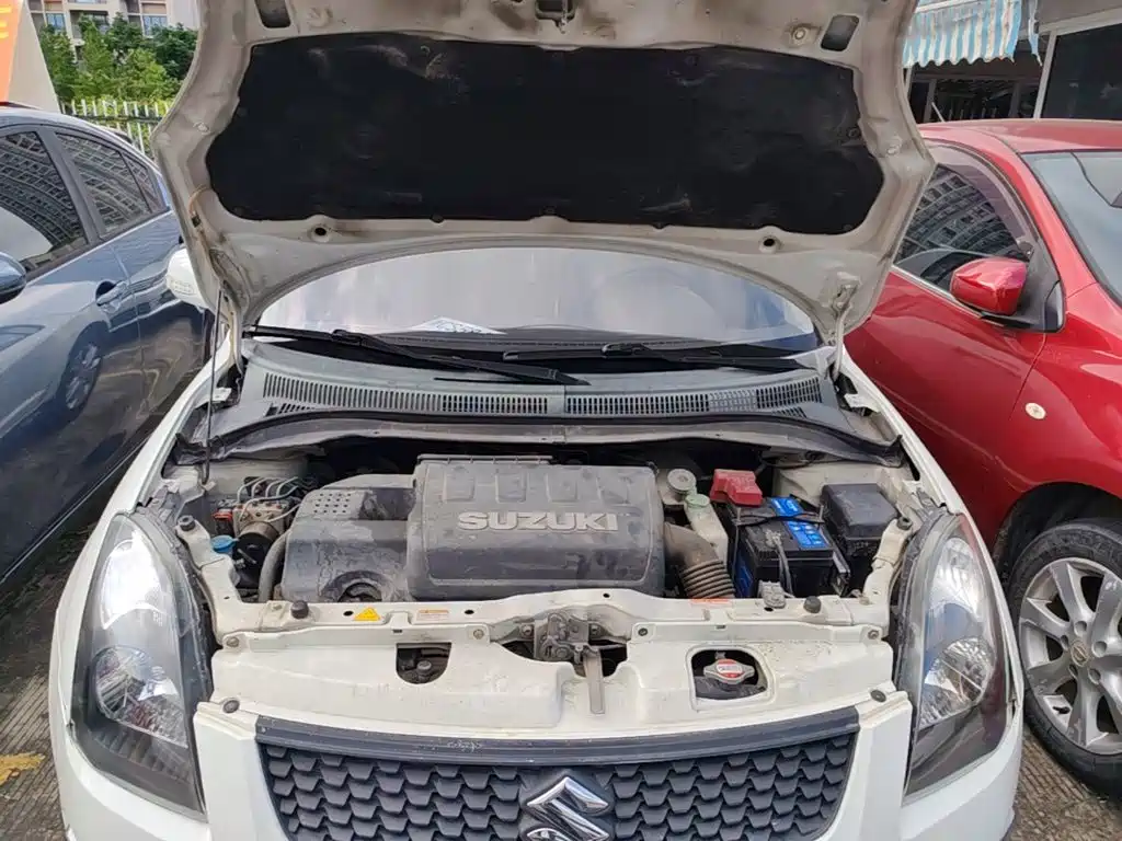 Фото 20 - Suzuki Swift