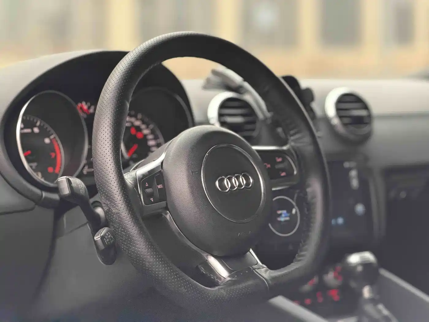 Фото 4 - Audi TT