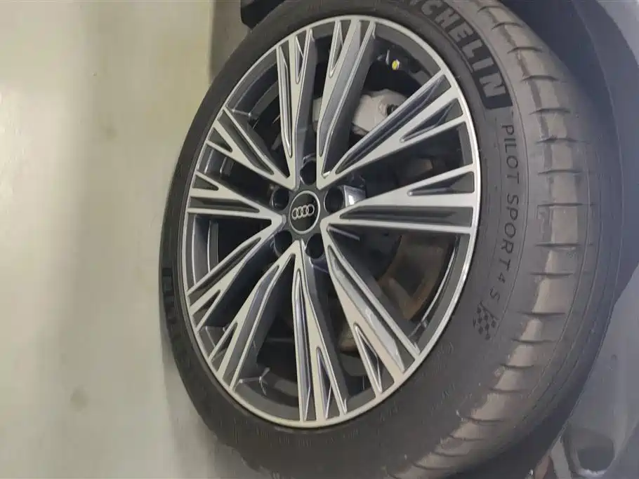 Audi A6L 2023 55 TFSI quattro Flagship Dynamic фото 6