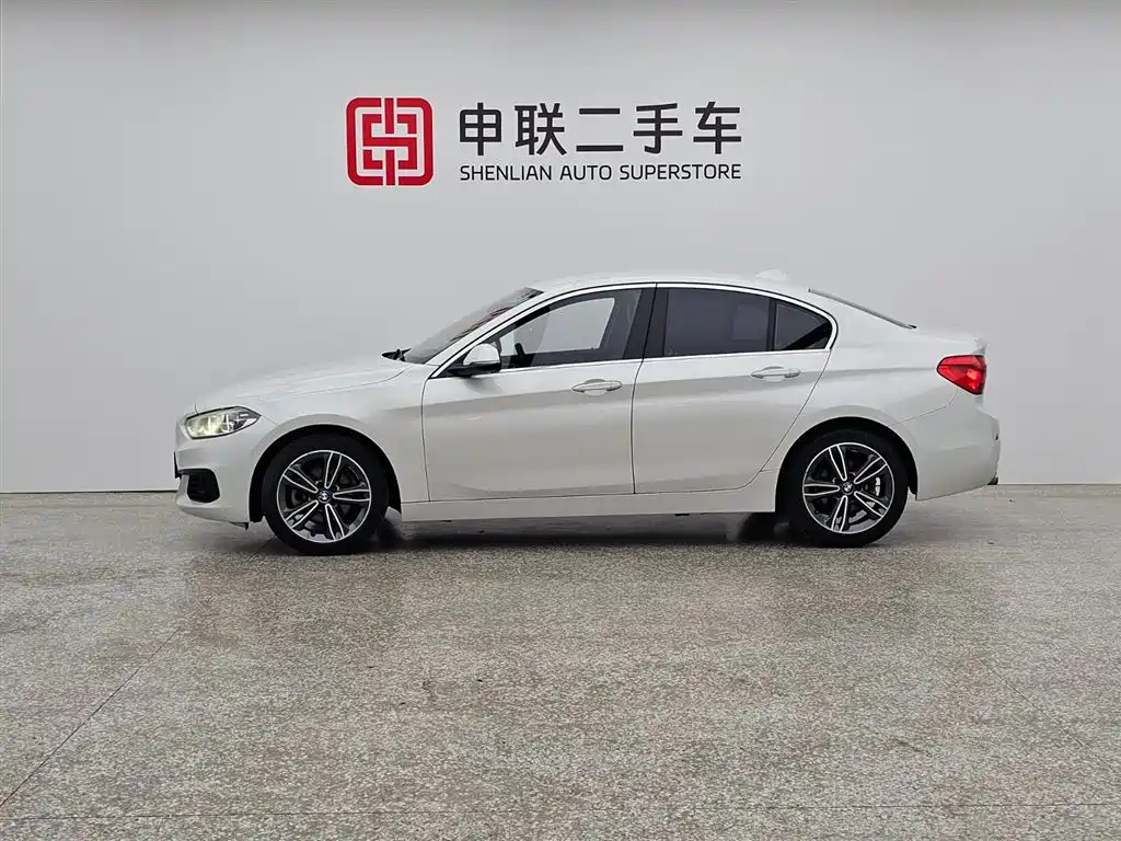 BMW 1 Series 2019 118i Fashion Edition фото 3