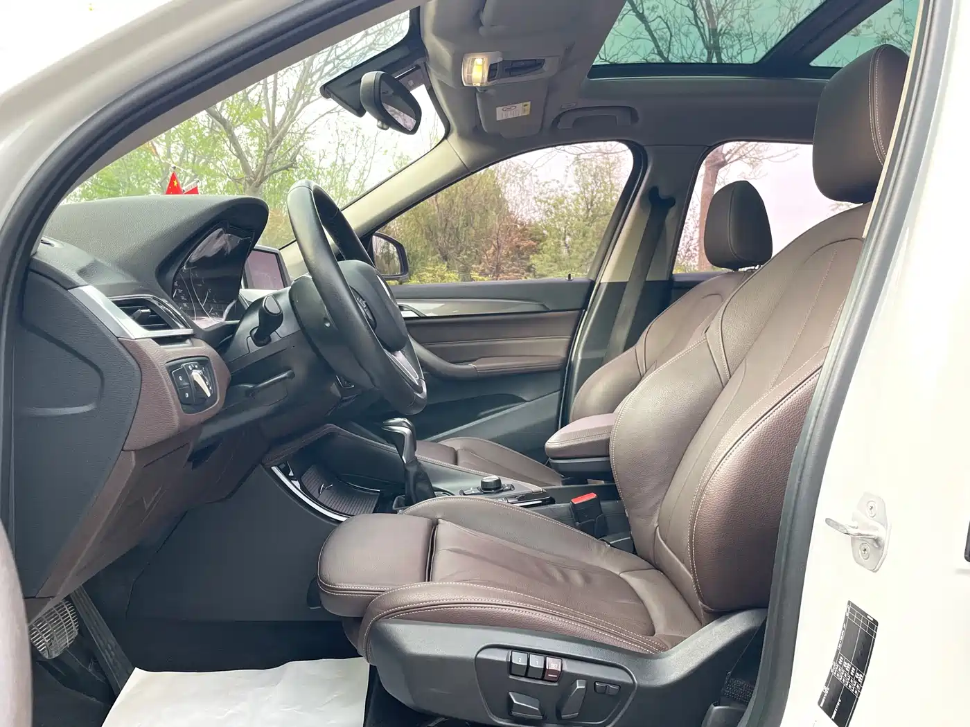 BMW X1 2018 sDrive18Li Premium Model фото 10