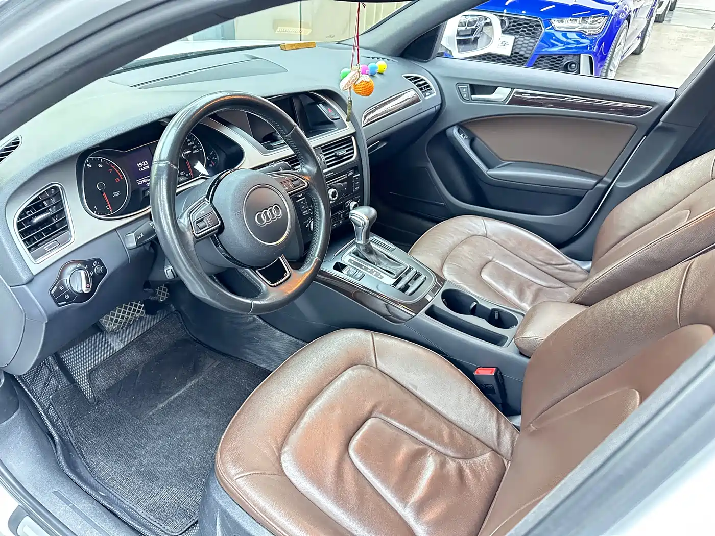 Audi A4L 2015 35 TFSI Auto Comfort фото 4