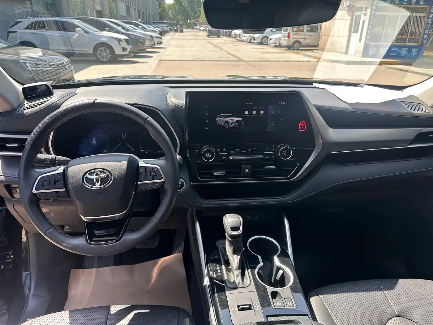Toyota Highlander 2024 2.5L Smart Hybrid 4WD Luxury 7-seater фото 11