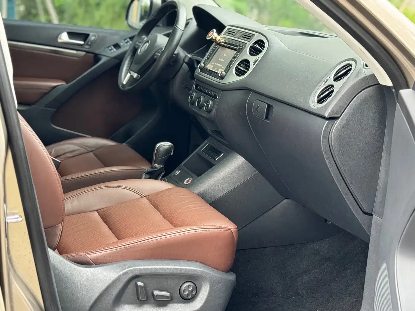 Volkswagen Tiguan 2015 1.8TSI Automatic 2WD Highline фото 8