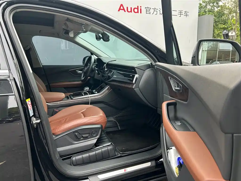 Audi Q7 2020 55 TFSI quattro S line Sport фото 17