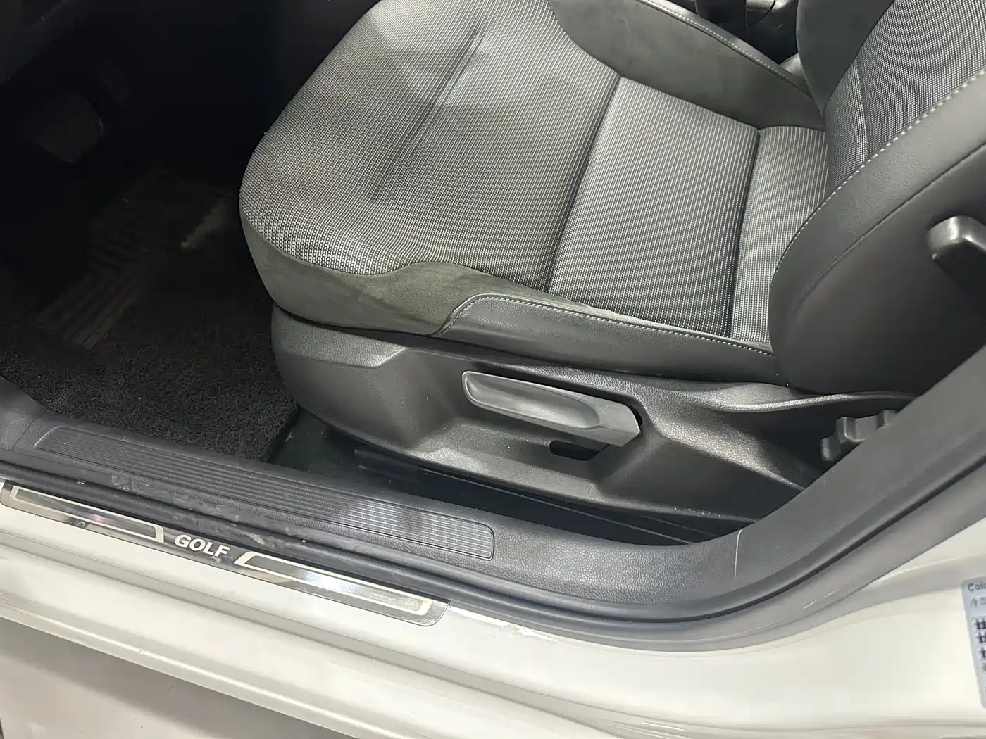 Volkswagen Golf 2018 1.6L Automatic Comfort фото 15