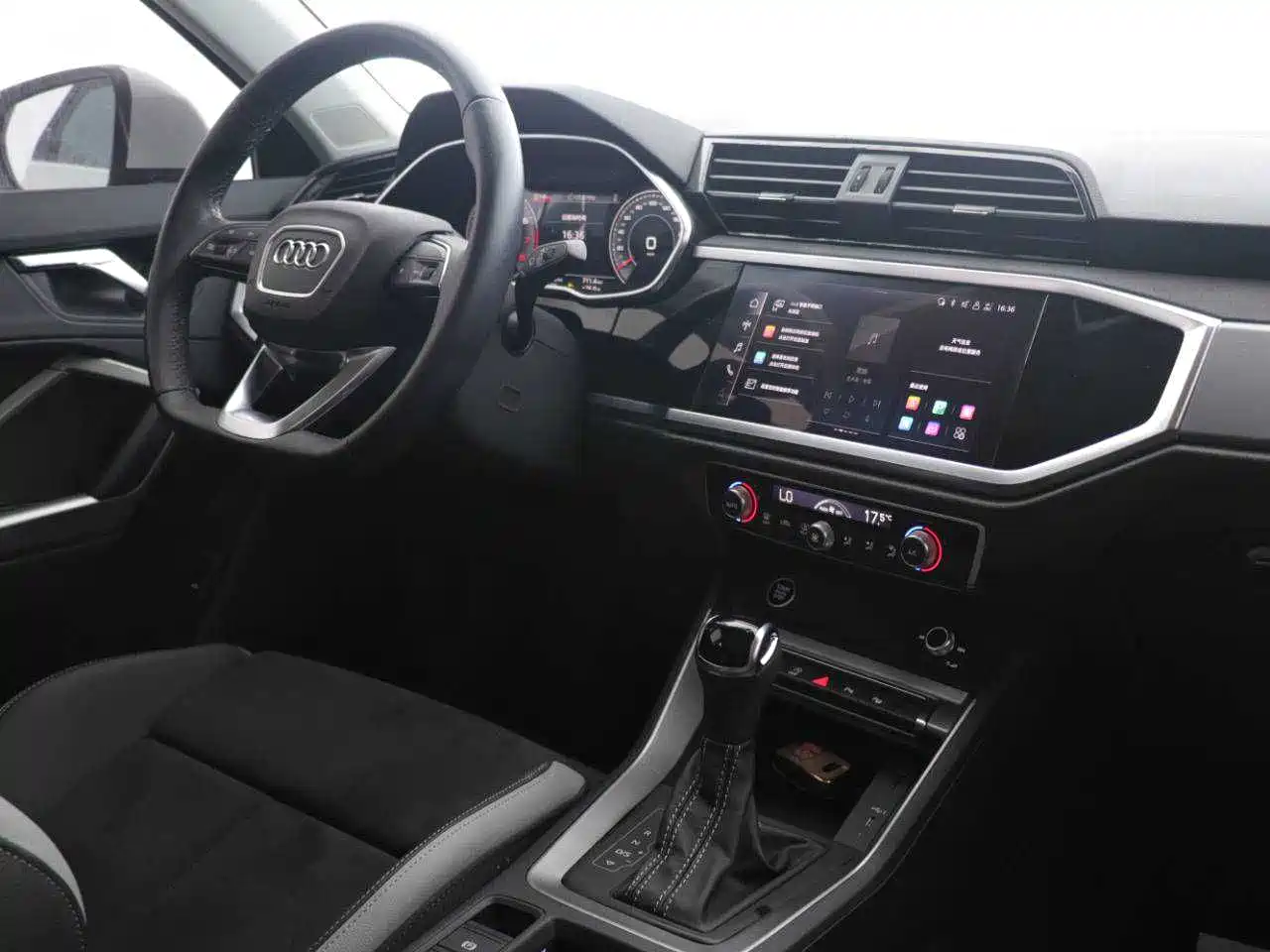 Audi Q3 2023 35 TFSI Fashion Dynamic Model (1.5T) фото 8