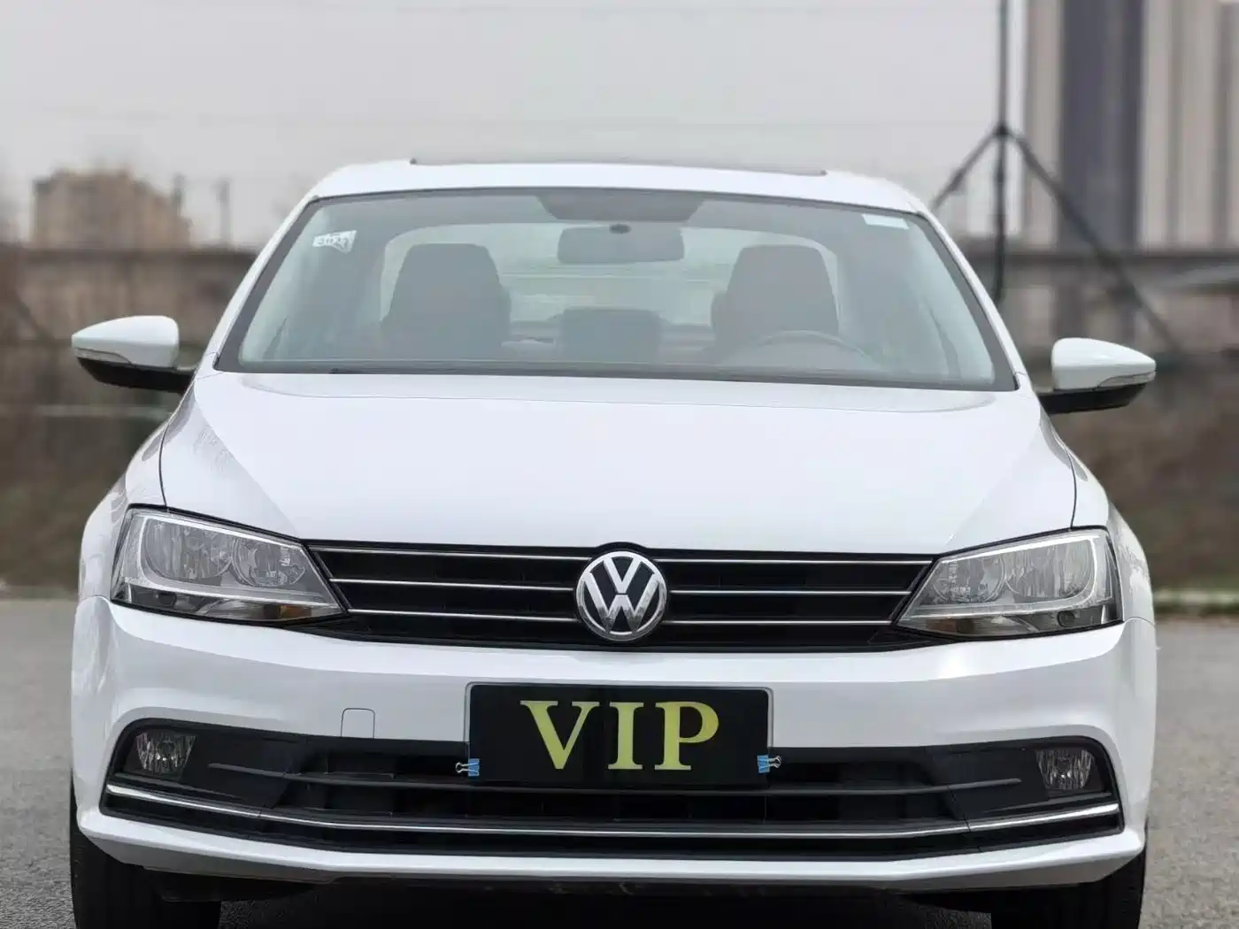 Volkswagen Sagitar 2015 1.6L Automatic Comfort фото 2