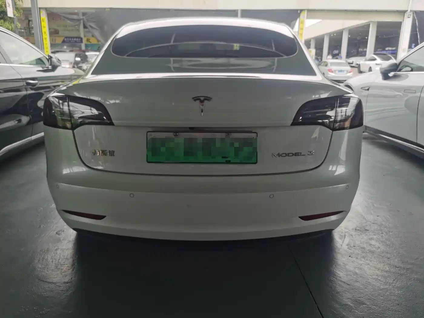 TESLA MODEL 3