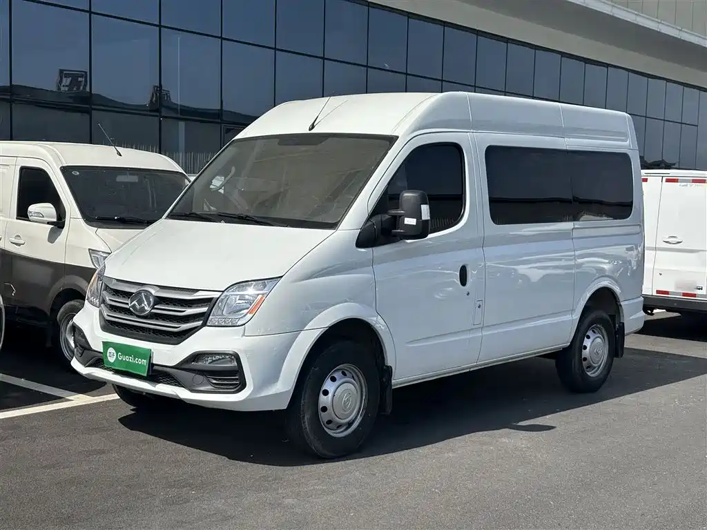 SAIC Maxus Xintu V80 2024 Model Year Aoyunton Value Edition 6MT Short Wheelbase Medium Roof 127Ps 7/8/9-Seater