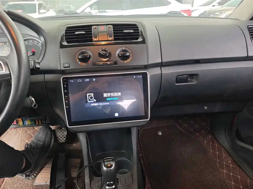 Škoda Fabia 2014 1.6L Automatic Sport Edition фото 13