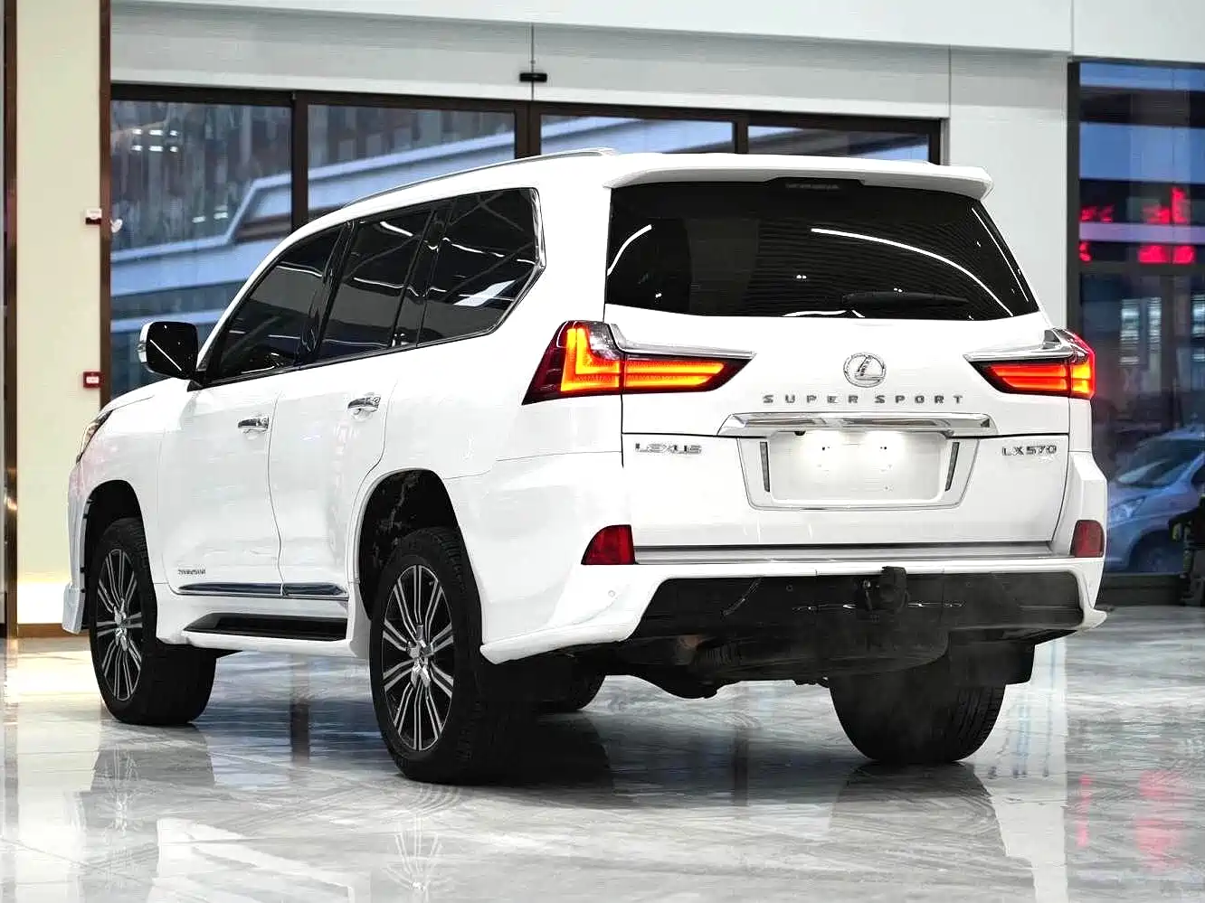 Lexus LX 2019 570 Prestige Luxury Edition фото 3