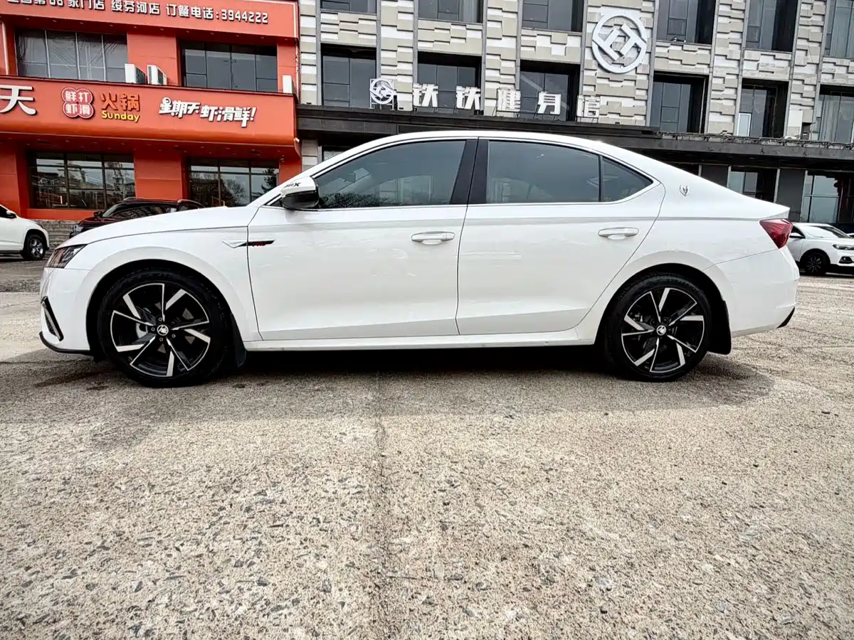 Škoda Octavia 2022 PRO TSI280 Premium Edition фото 8
