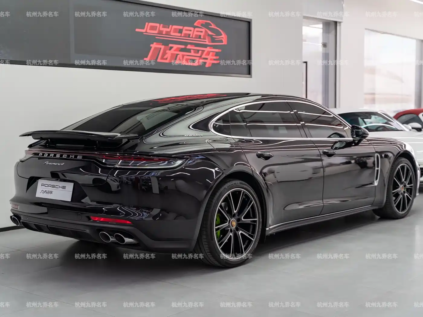 Porsche Panamera 2023 Panamera 4 Executive Long Wheelbase 2.9T фото 7