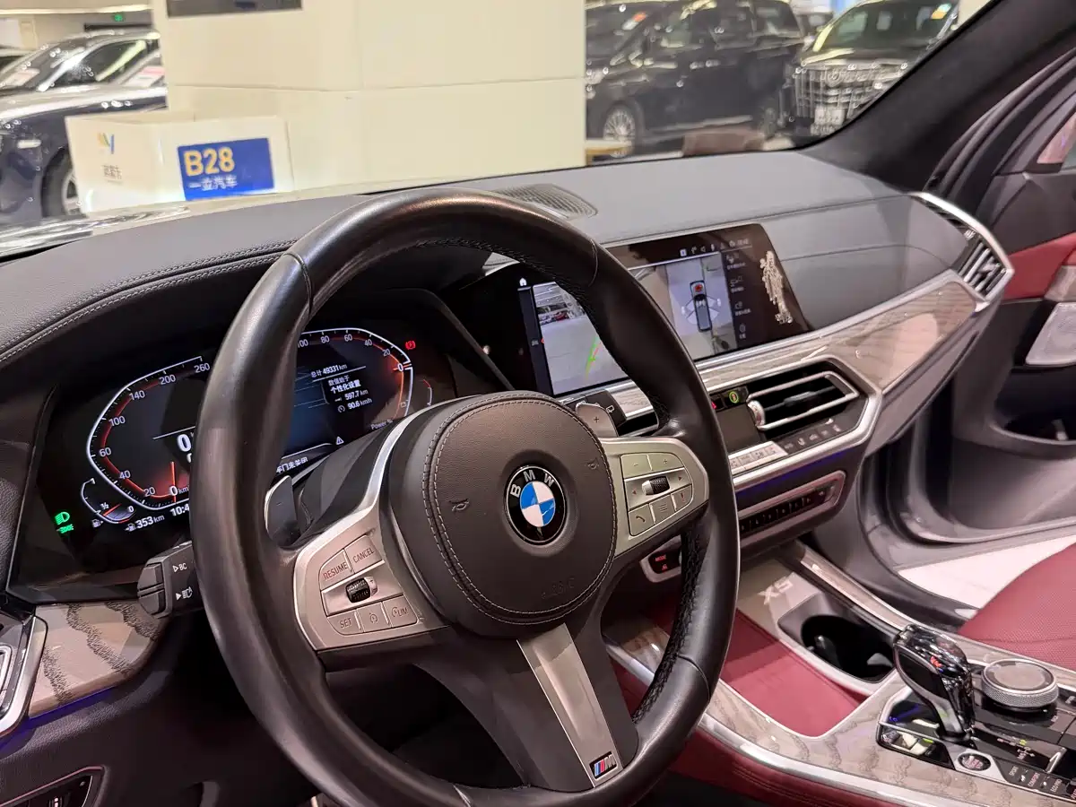 BMW X5 2022 Model xDrive 40Li M Sport Package фото 12