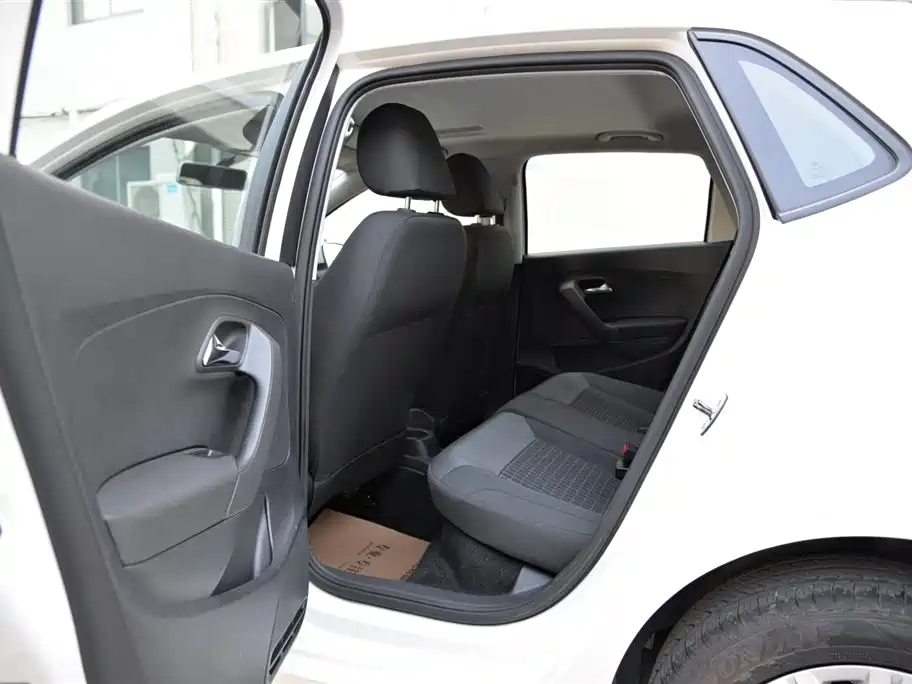 Volkswagen Polo 2018 1.5L Auto Comfort фото 5