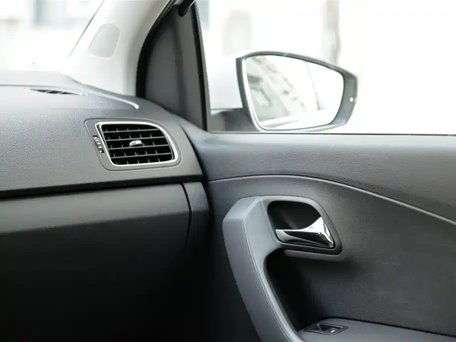 Volkswagen Polo 2018 1.5L Auto Comfort фото 13