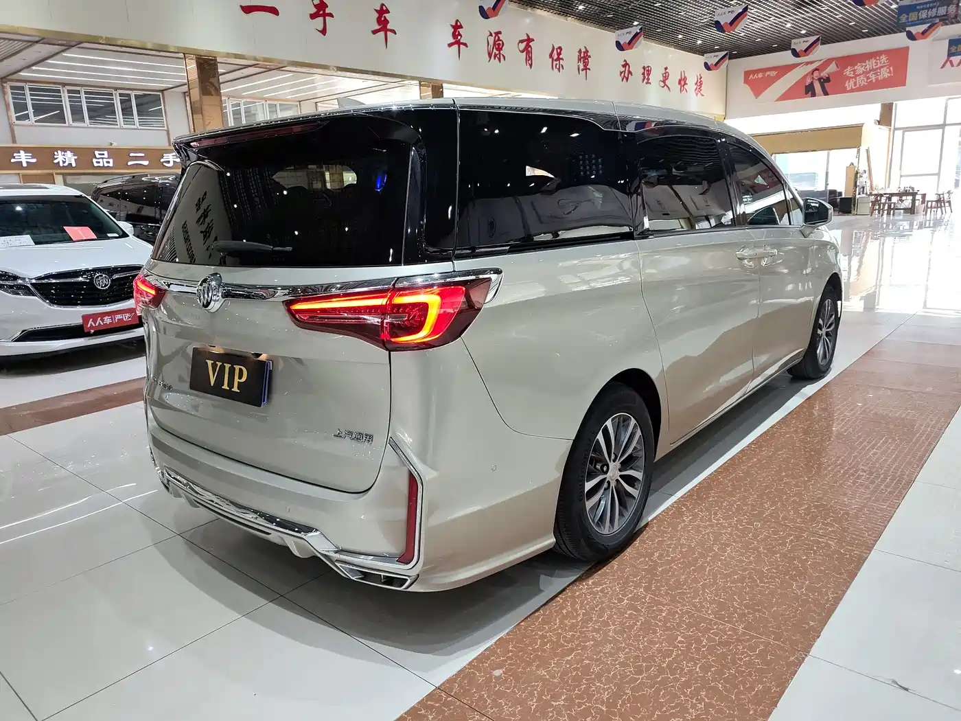 Buick GL8 2021 ES Landlord 653T Comfort фото 11