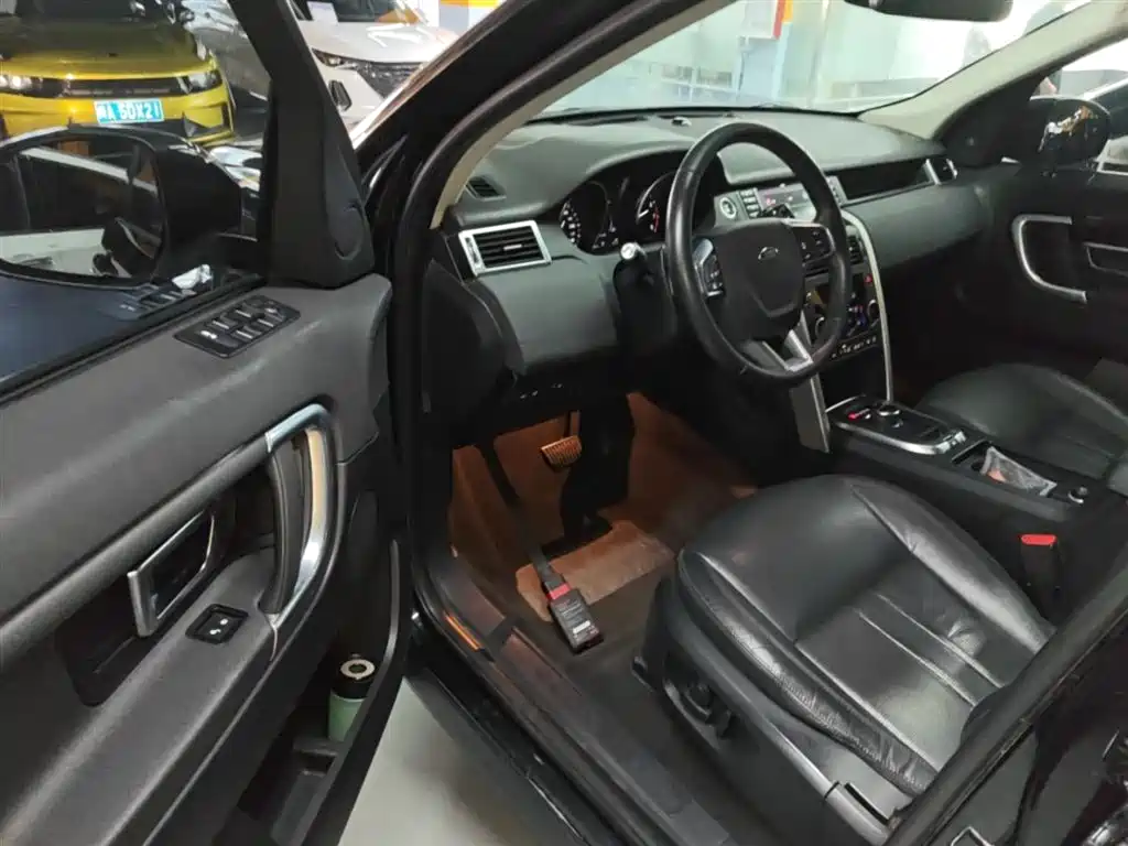 Land Rover Discovery Sport 2019 240PS SE Edition China VI фото 16