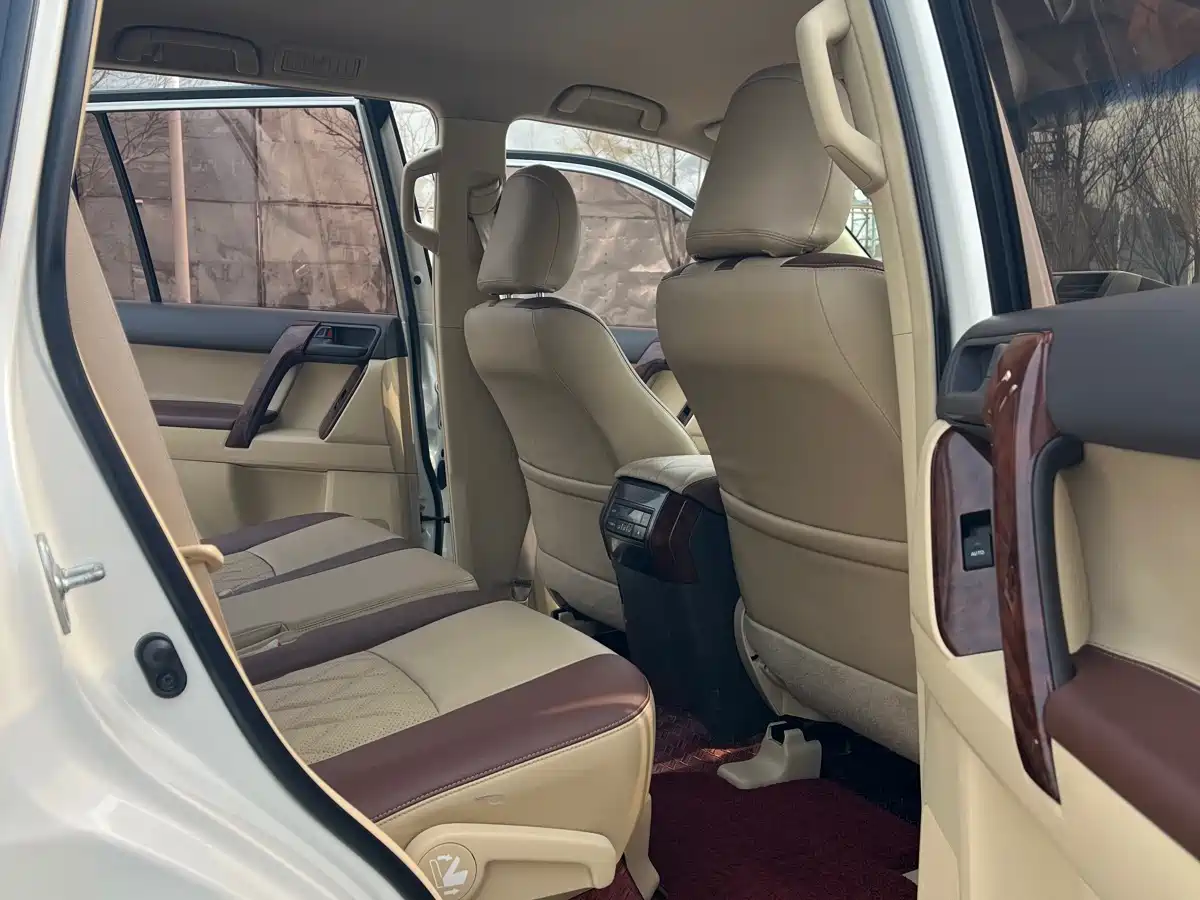 Toyota Prado (Import) 2014 2.7L Automatic Luxury фото 9