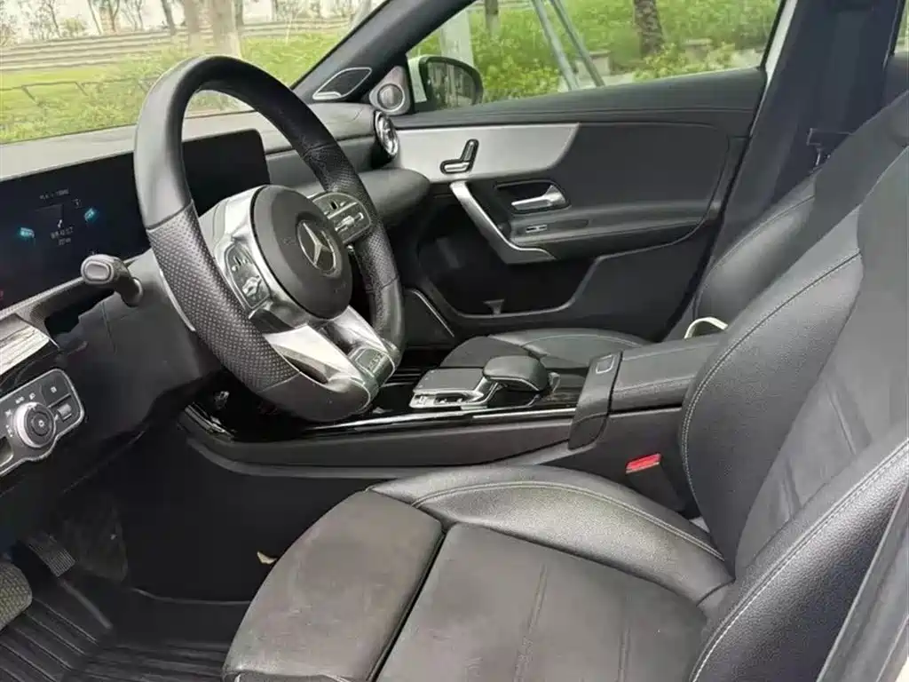 Mercedes-Benz A-Class 2019 A 200 L Sport Sedan фото 5