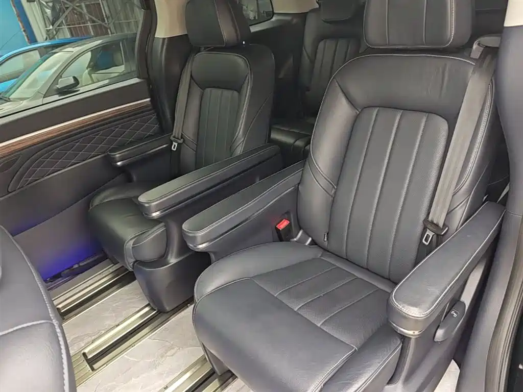 GAC Trumpchi Trumpchi M8 2018 320T Exclusive Edition фото 17