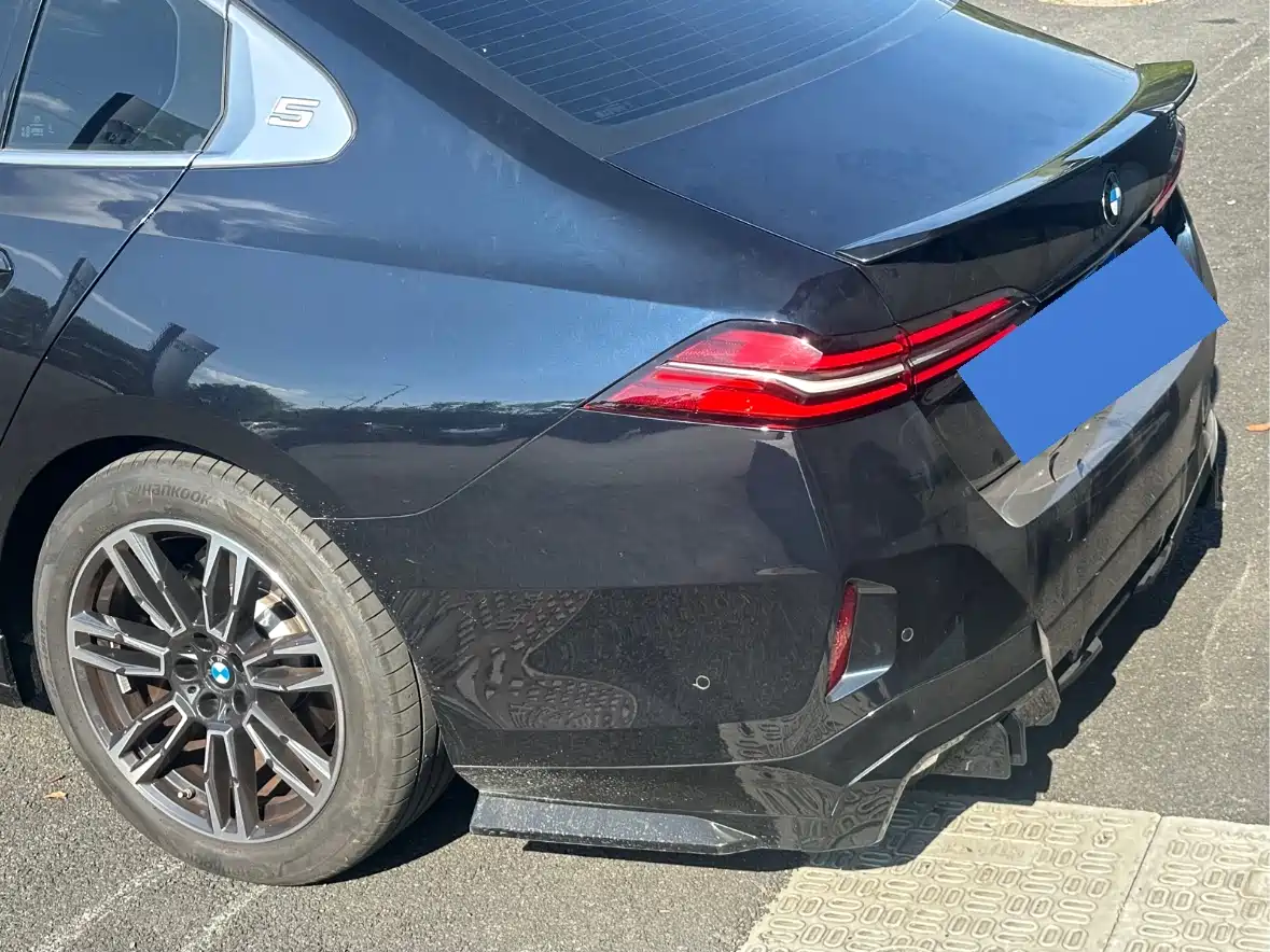 BMW 5 Series 2024 530Li Leading M Sport Package фото 5