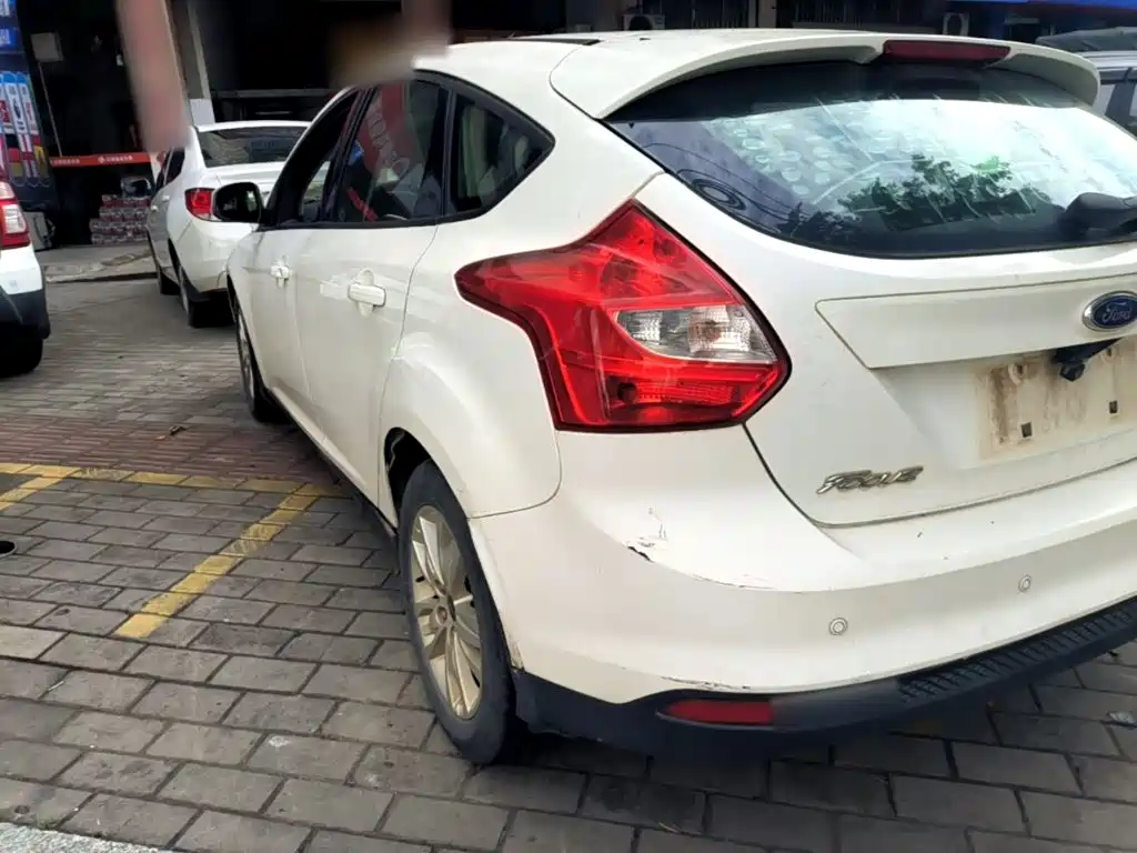 Фото 5 - Ford Focus