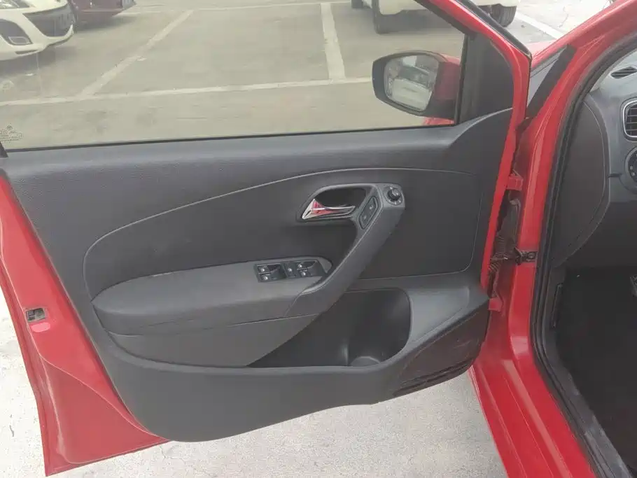Фото 7 - Volkswagen Polo
