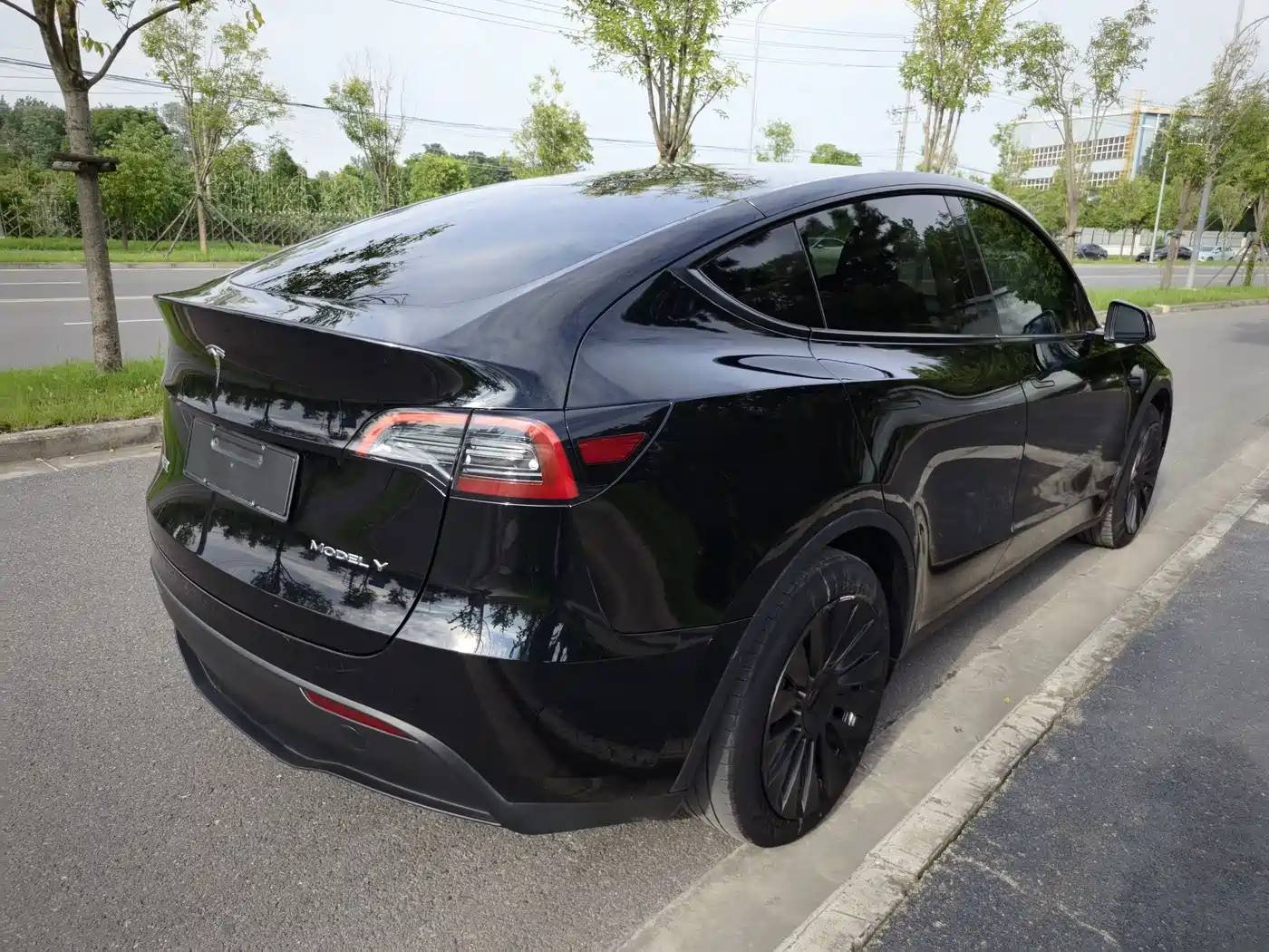 Фото 8 - Tesla Model Y