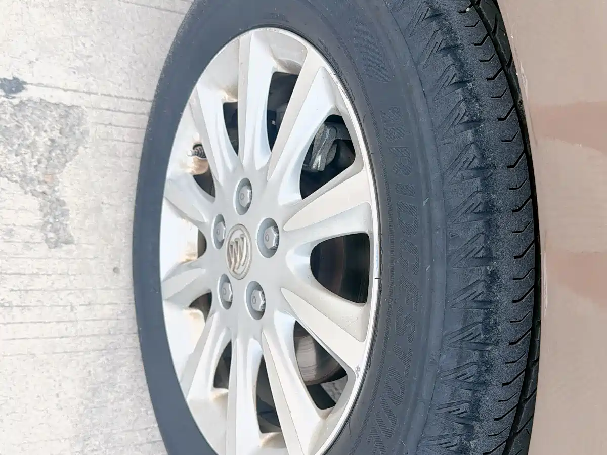 Фото 9 - Buick GL8