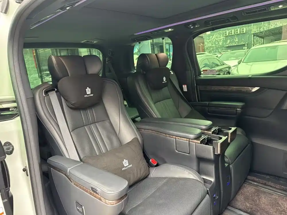Toyota Vellfire 2020 Twin Engine 2.5L HV Premium Edition фото 8