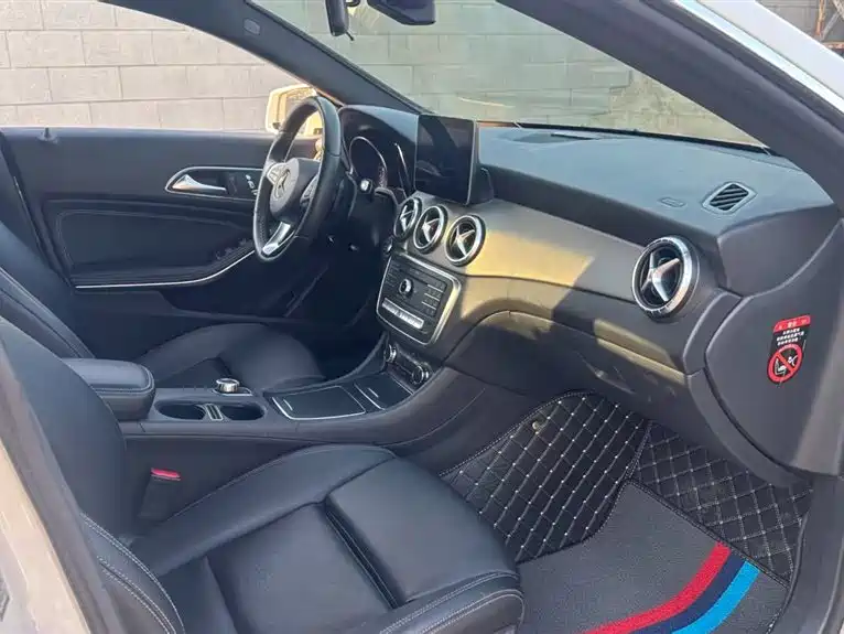Mercedes-Benz CLA (Import) 2015 CLA 200 фото 6