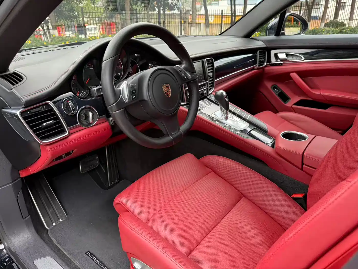 Porsche Panamera 2016 Panamera Executive Edition 3.0T фото 28