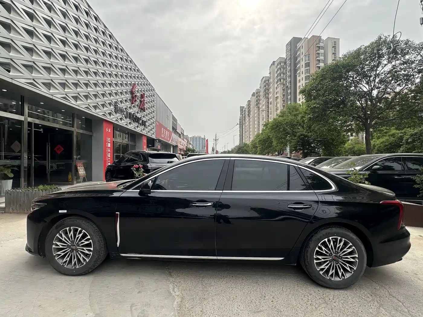 Hongqi H5 2024 1.5T DCT Smart Connect Flag Rhythm Edition фото 4