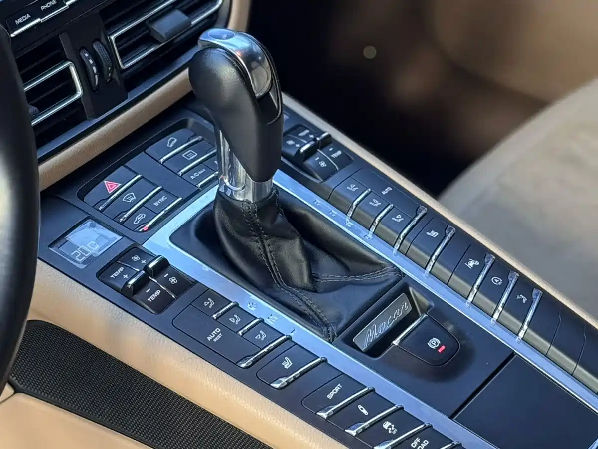 Porsche Macan 2018 Macan 2.0T фото 9
